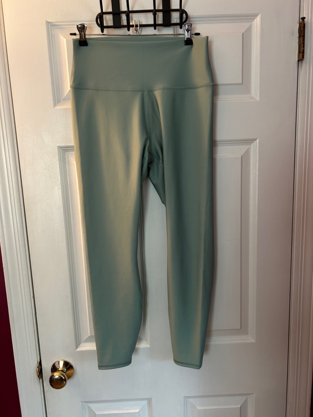 ALO Yoga High-Waist Airbrush Legging Sage Green Size L